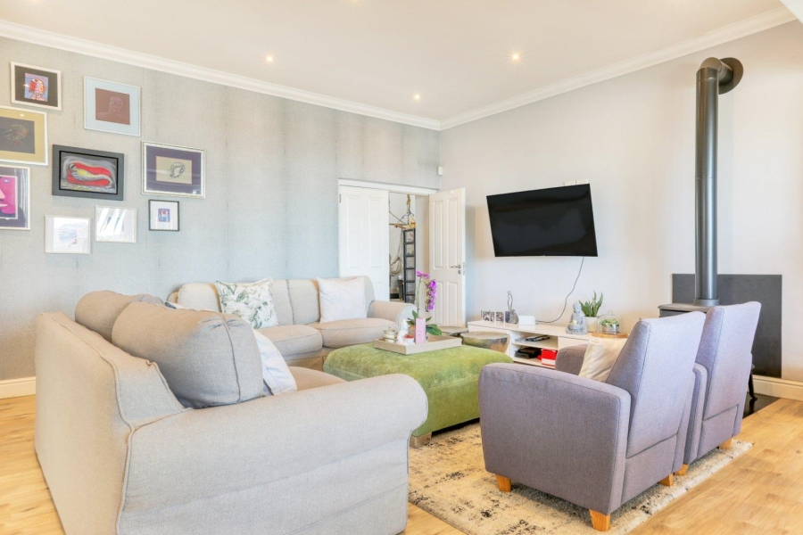 4 Bedroom Property for Sale in Oranjezicht Western Cape